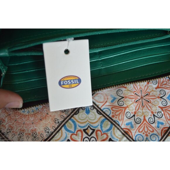 Fossil Wallet Black Leather Zip Around Accordion Wristlet Kelly Green Interior - Picture 8 of 11